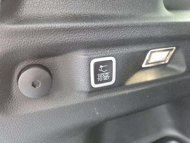 Used 2023 Jeep Grand Cherokee L Limited image 17