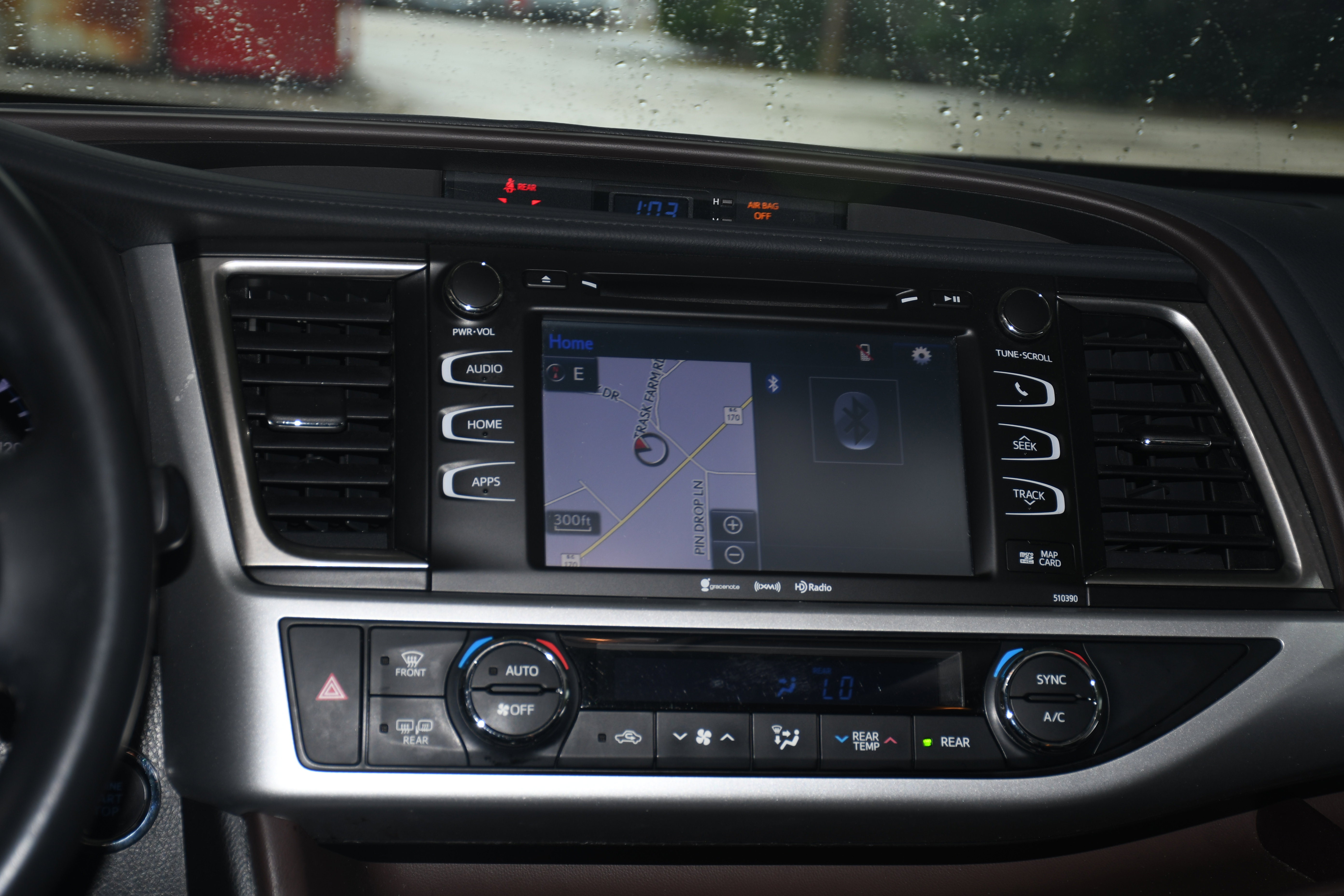 Used 2019 Toyota Highlander XLE image 17