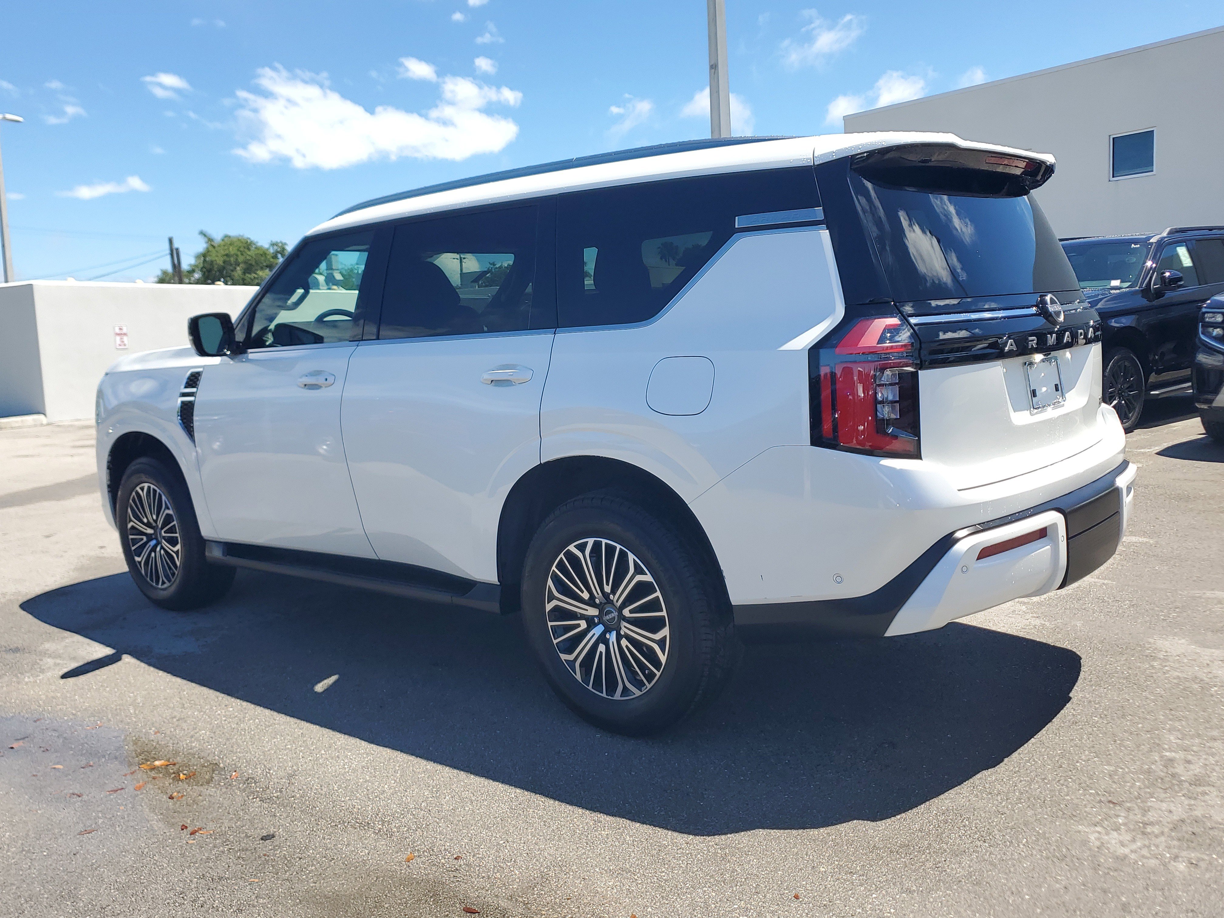 Certified 2025 Nissan Armada SL w/ Captain's Chari Seat Package image 7
