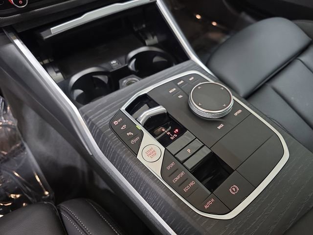 Certified 2025 BMW 330i xDrive Sedan w/ Convenience Package image 22