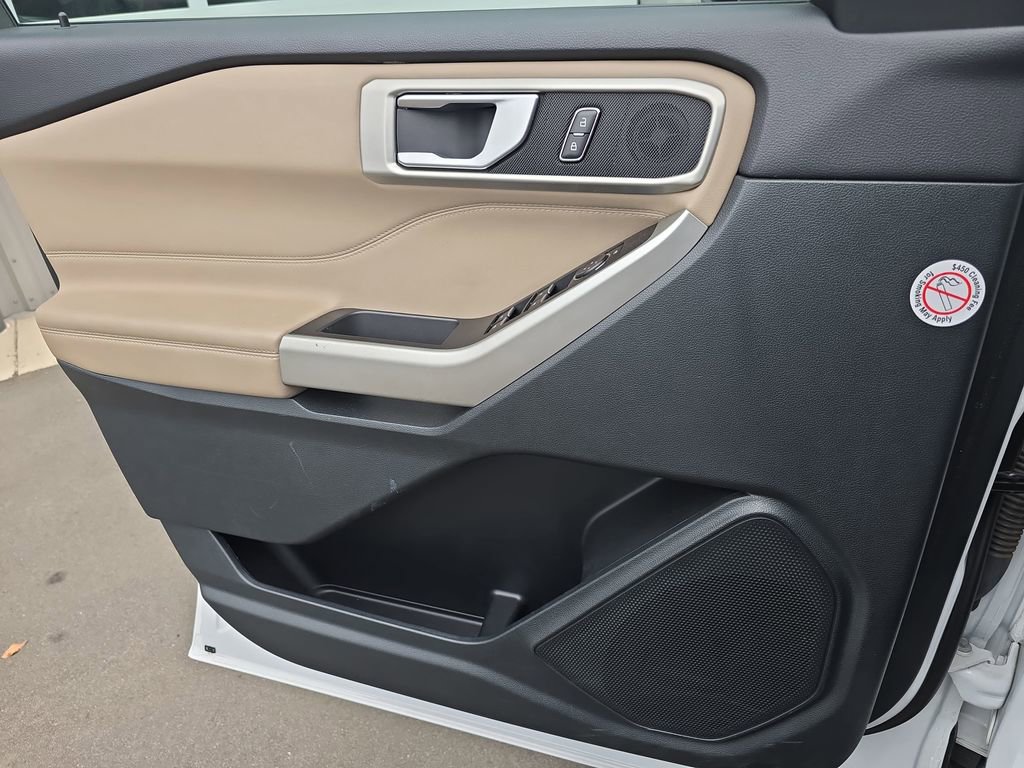 Used 2023 Ford Explorer XLT w/ Equipment Group 202A image 23