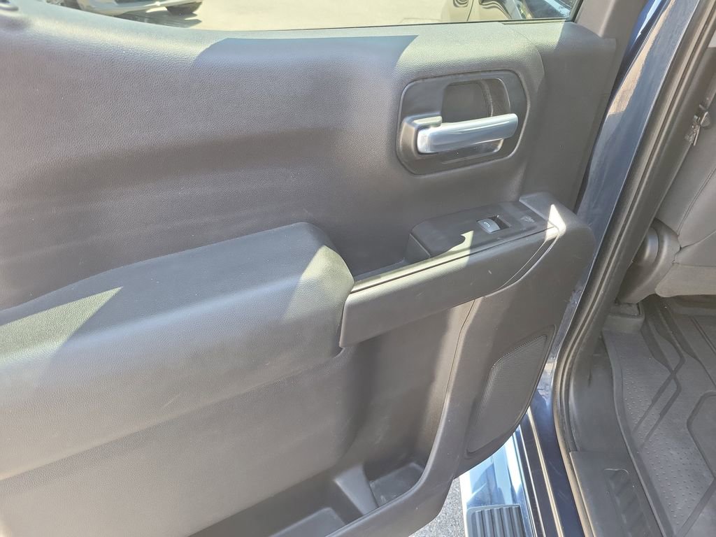 Used 2019 Chevrolet Silverado 1500 Custom w/ Custom Value Package image 18