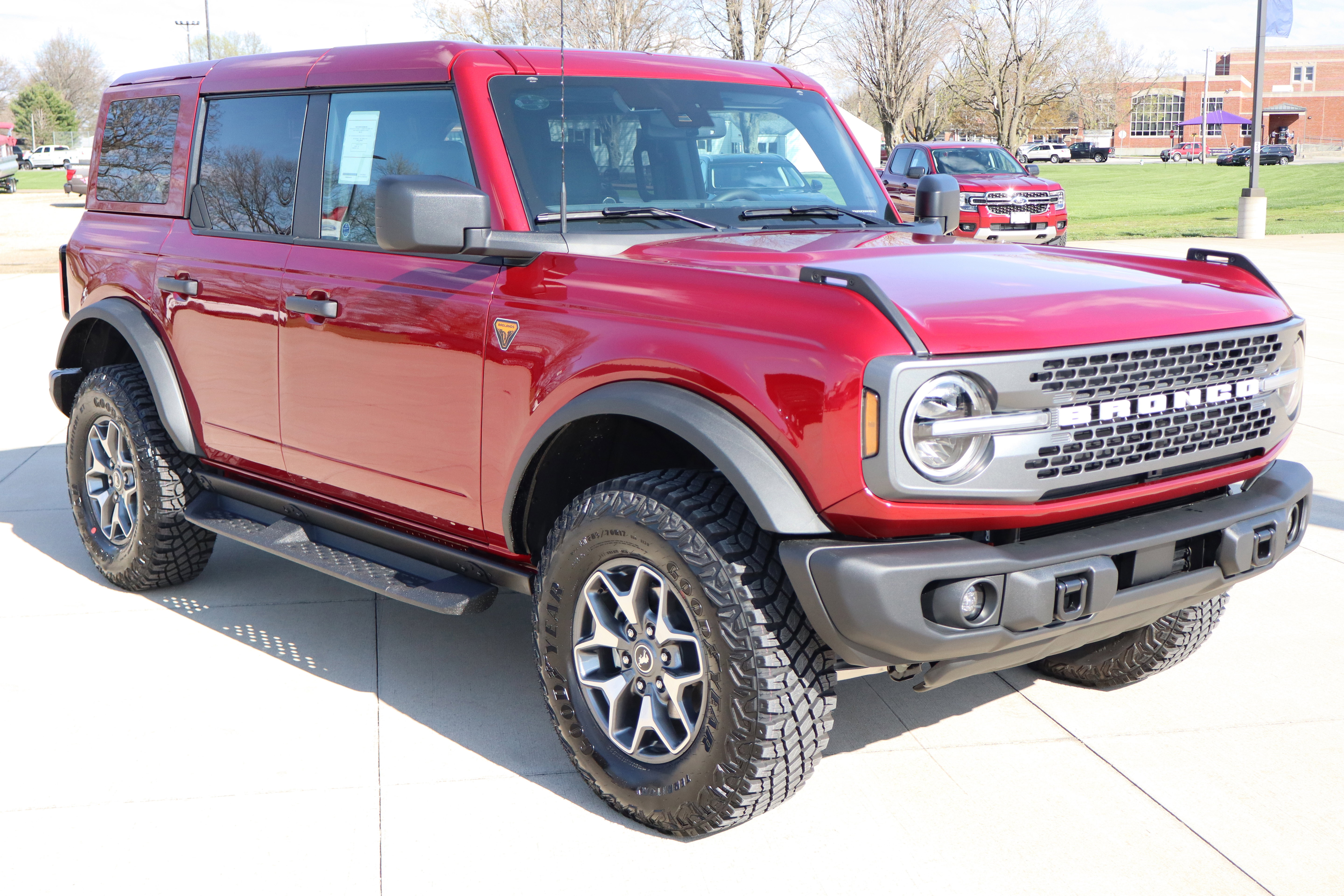 New 2025 Ford Bronco Badlands image 3