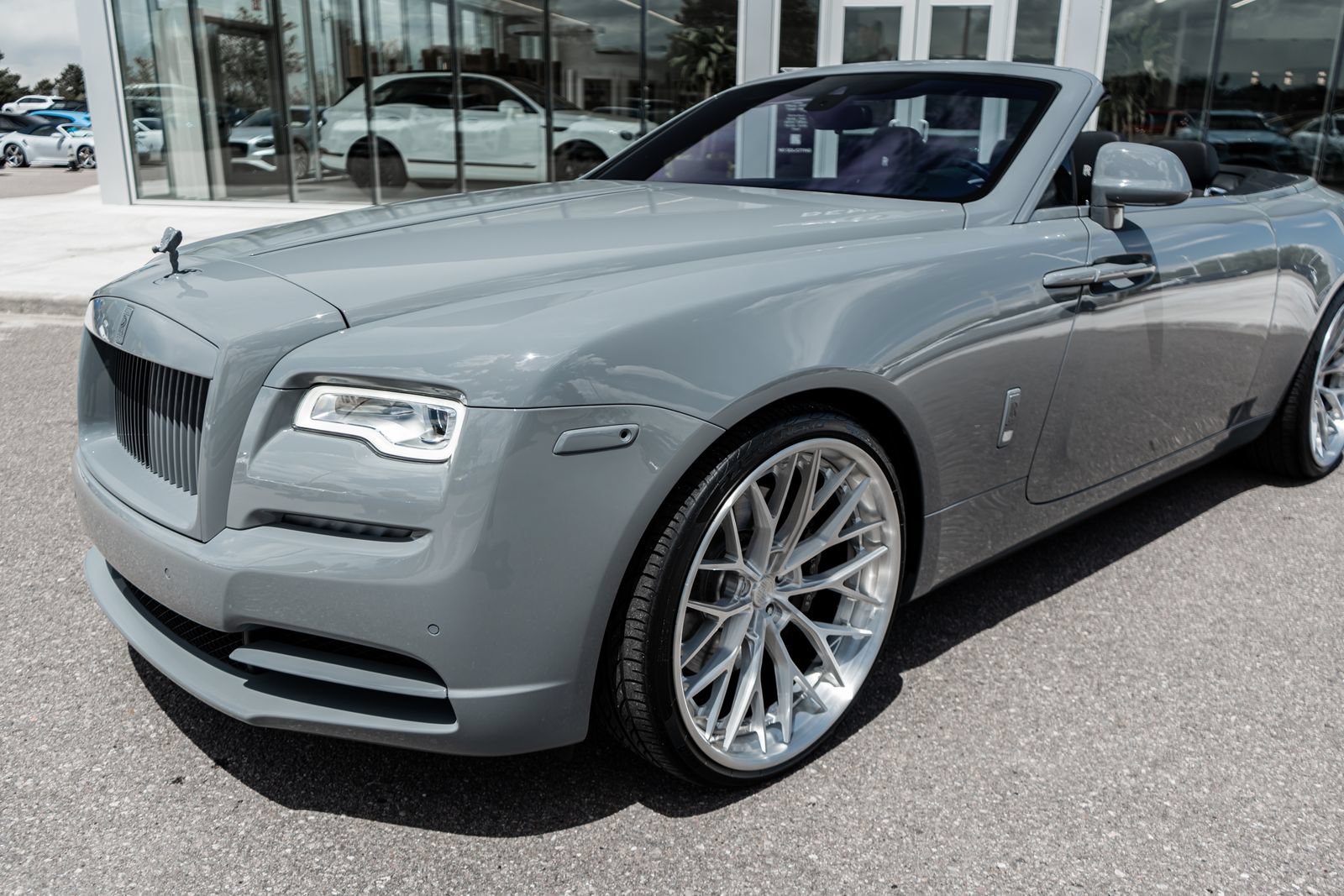 Used 2020 Rolls-Royce Dawn RWD image 22