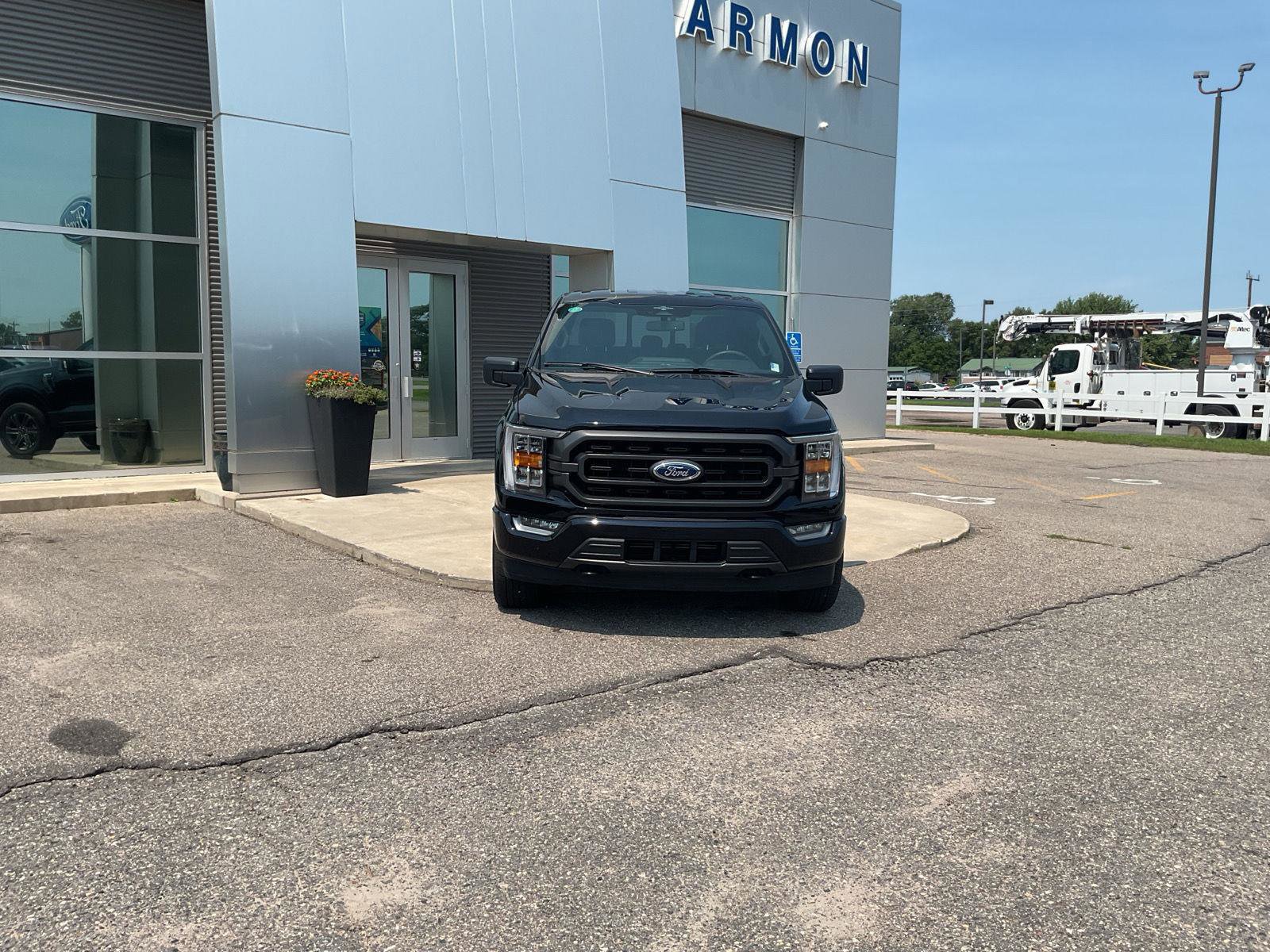 Used 2023 Ford F150 XLT w/ Equipment Group 302A High image 8
