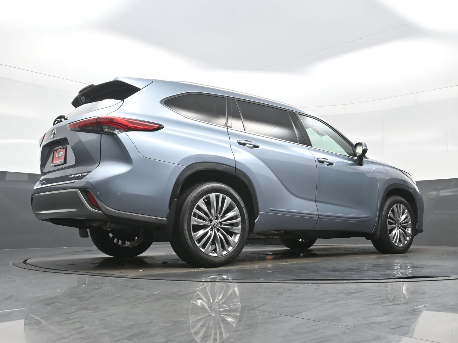 Used 2023 Toyota Highlander Platinum AWD/4WD image 36
