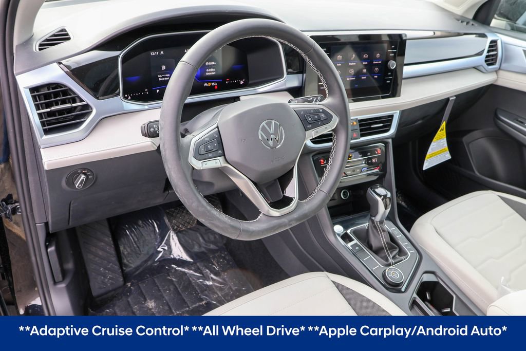 Used 2025 Volkswagen Taos SE image 4