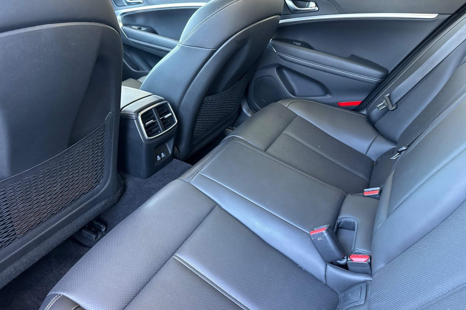 Used 2026 Genesis G70 2.5T RWD image 26