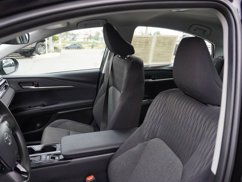 Used 2025 Toyota Camry LE image 17