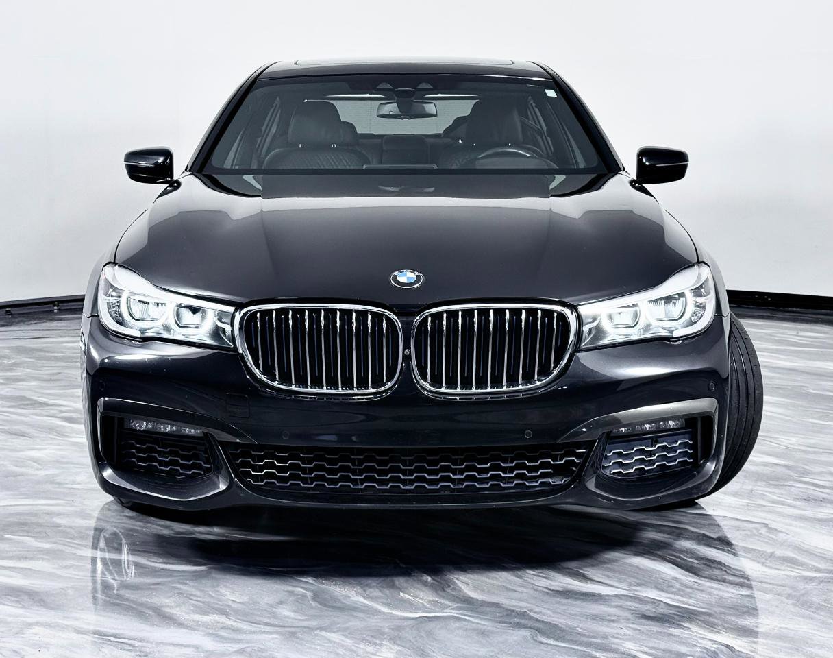 Used 2018 BMW 740e xDrive AWD/4WD image 7