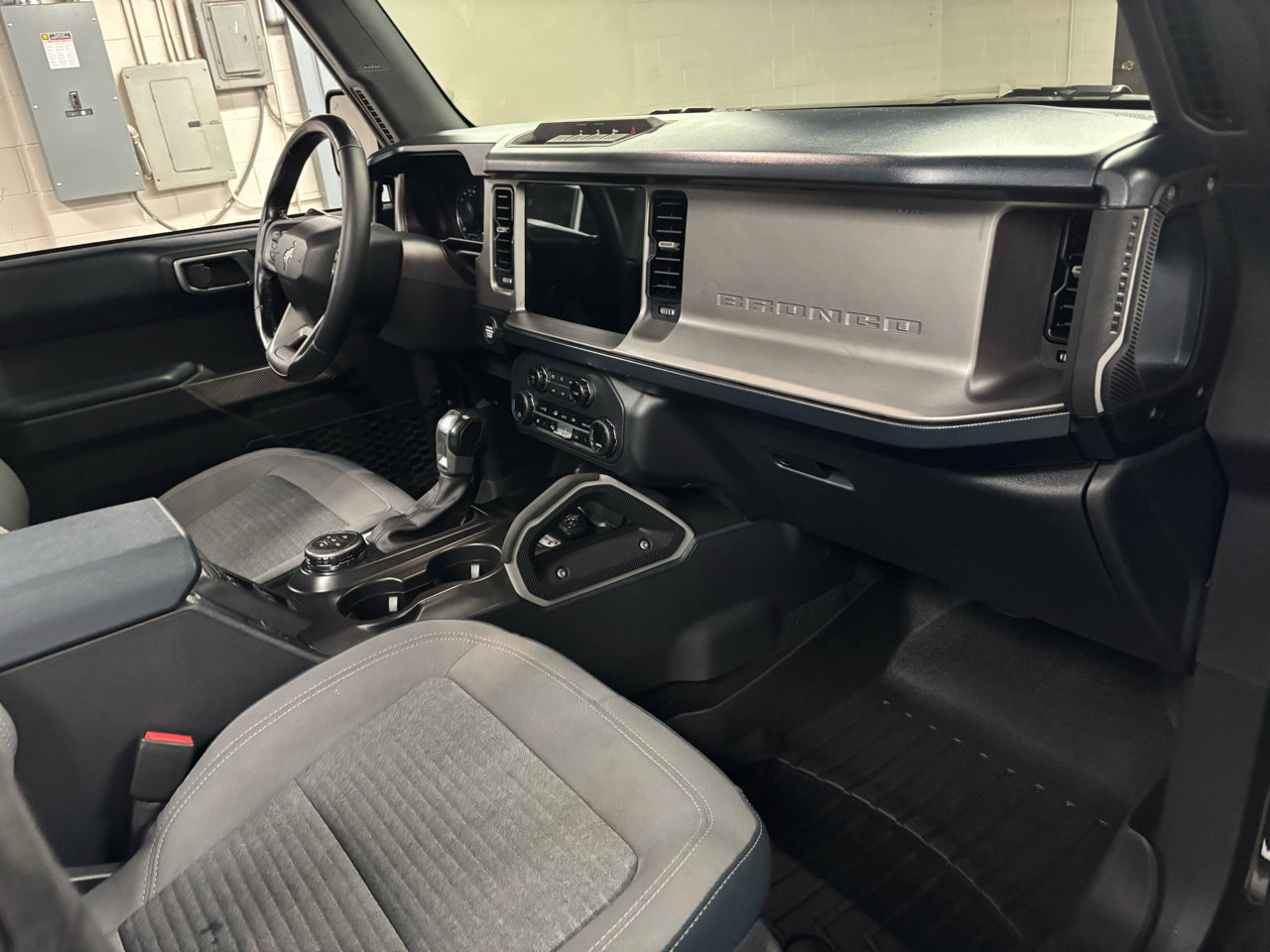 Used 2023 Ford Bronco Outer Banks image 19