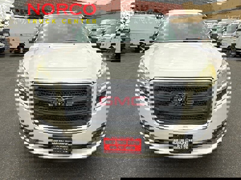 Used 2015 GMC Acadia SLE image 3