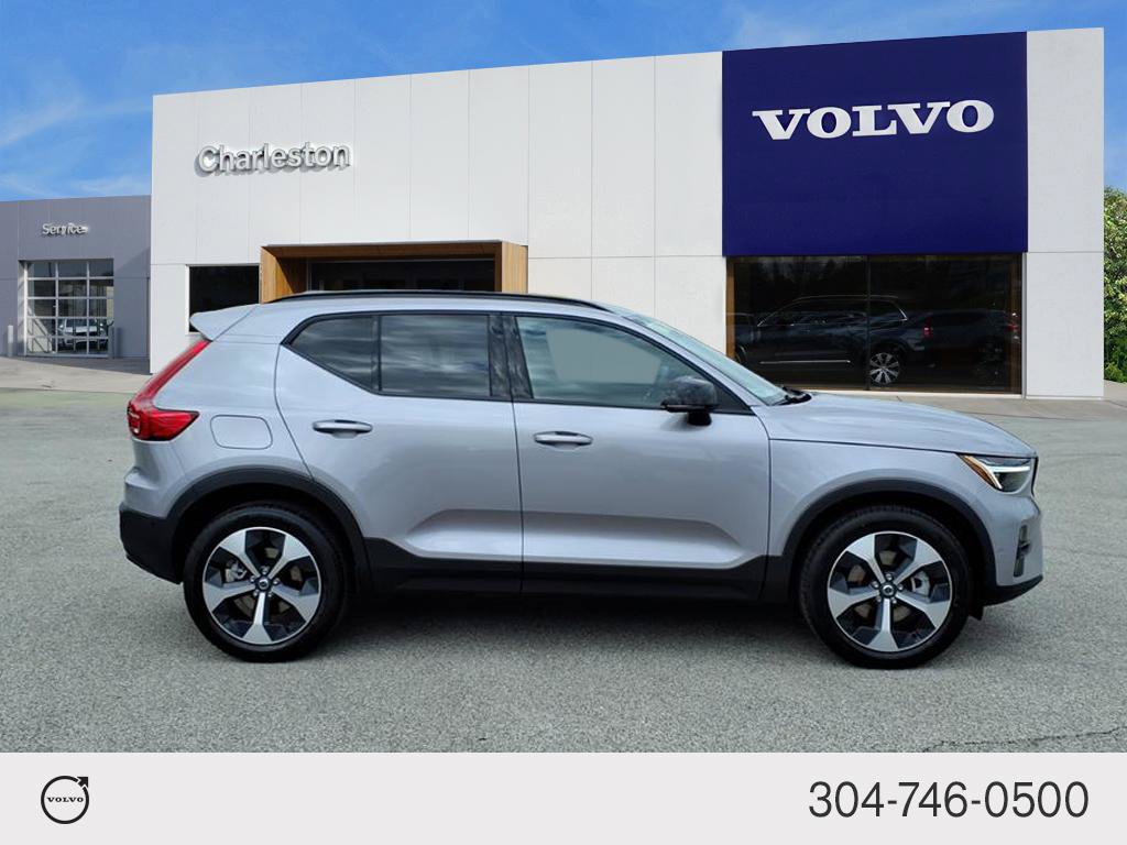 Certified 2026 Volvo XC40 B5 Plus w/ Climate Package AWD/4WD image 2