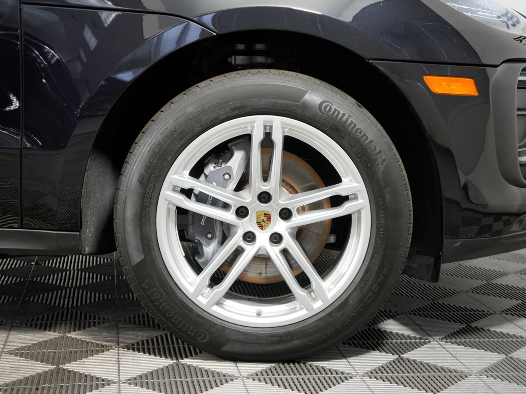 Certified 2024 Porsche Macan w/ Premium Plus Package AWD/4WD image 16