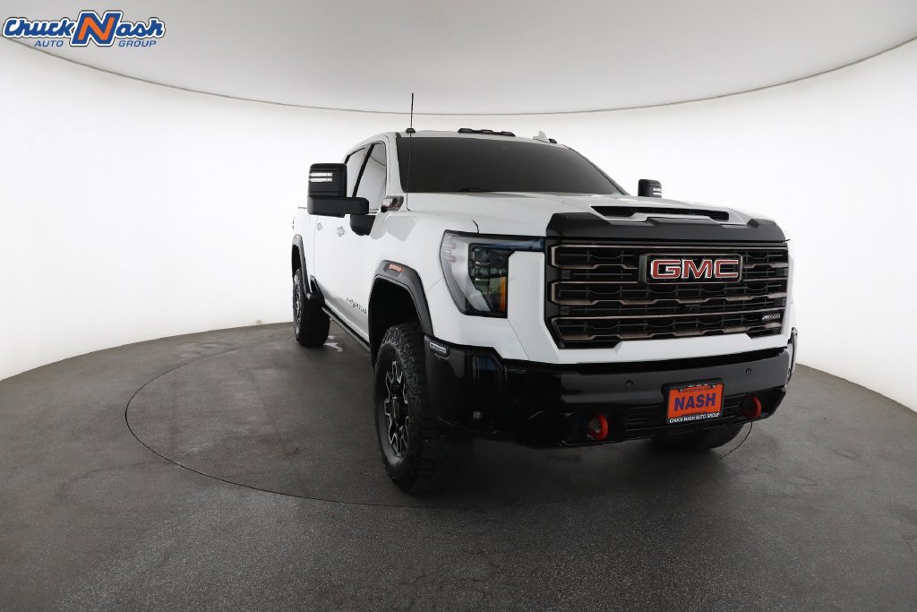 Used 2025 GMC Sierra 2500 AT4X AWD/4WD image 3