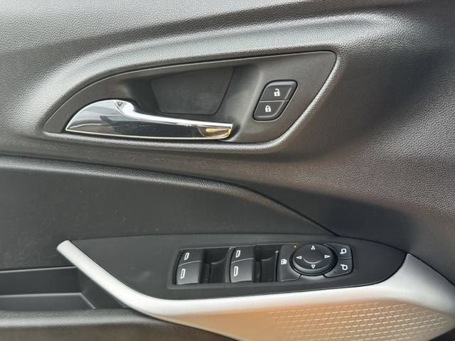 Used 2025 Chevrolet Trax LS FWD image 24