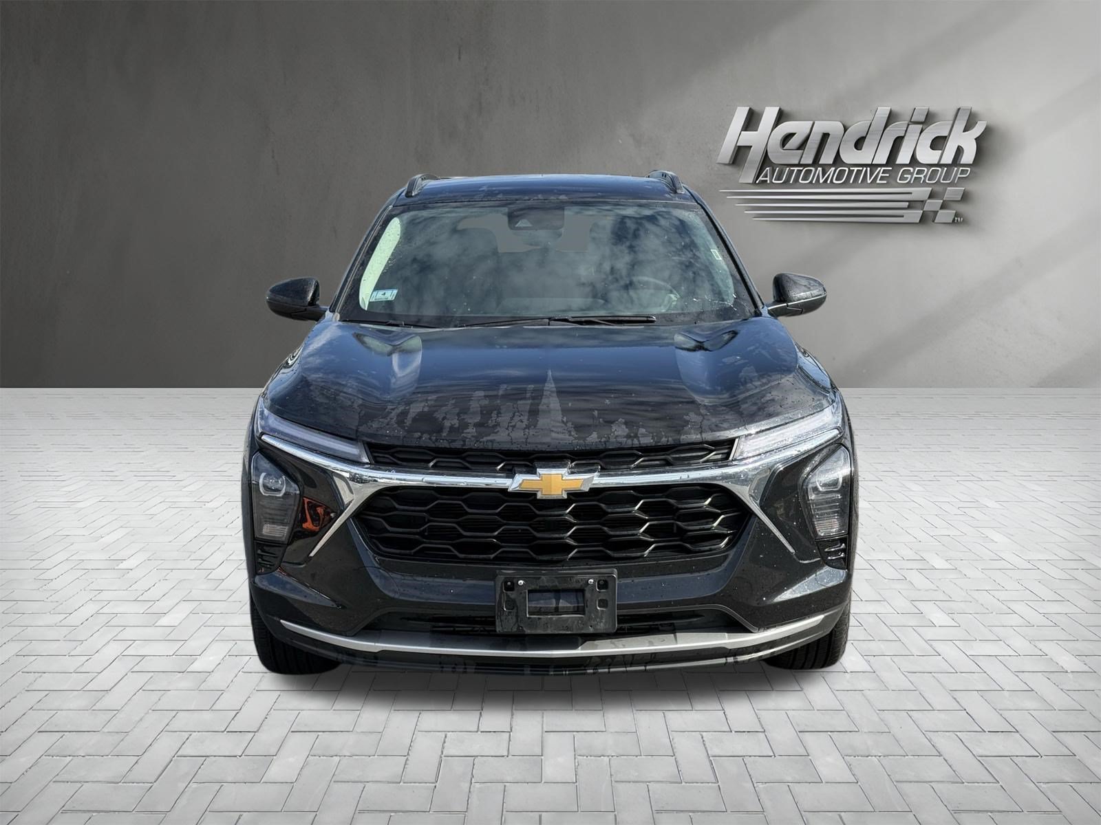 Used 2025 Chevrolet Trax LT w/ LT Convenience Package FWD image 3