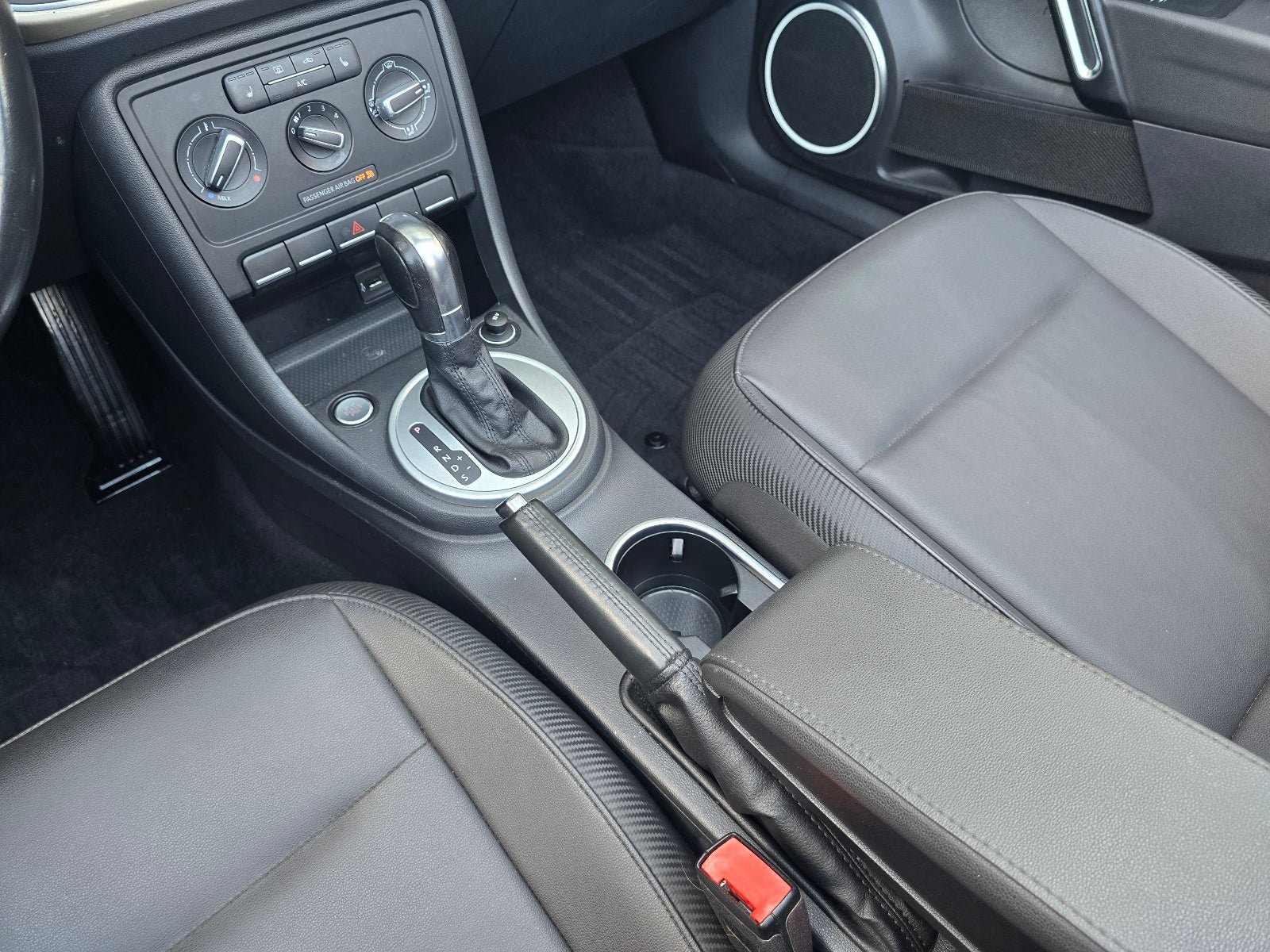 Used 2016 Volkswagen Beetle 1.8T SE FWD image 16