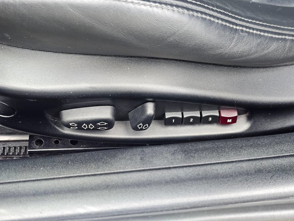 Used 2007 BMW M Roadster RWD image 19