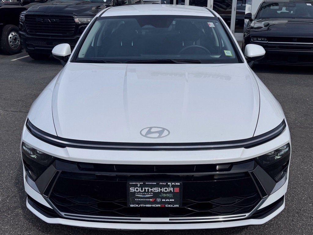 Used 2025 Hyundai Sonata SEL FWD image 2