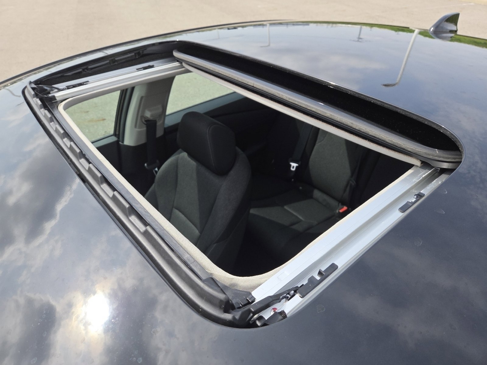 Used 2023 Honda Accord EX image 4