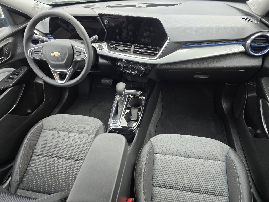 Certified 2025 Chevrolet Trax LT w/ Driver Confidence Package image 19