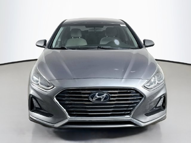 Used 2018 Hyundai Sonata SE FWD image 2