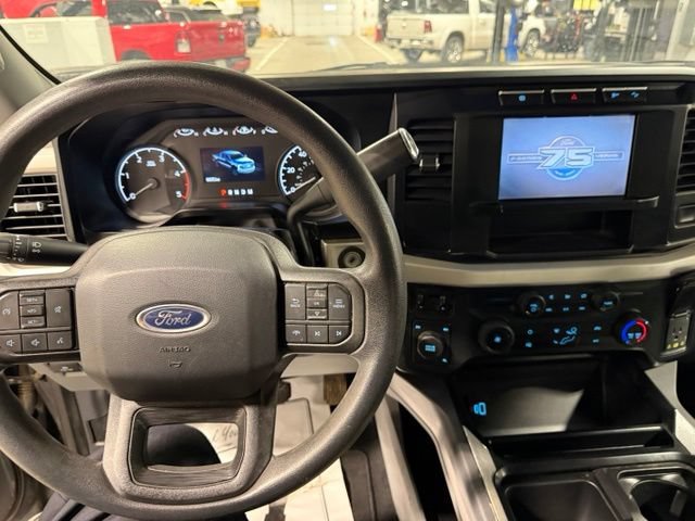 Used 2023 Ford F350 XLT w/ FX4 Off-Road Package AWD/4WD image 17