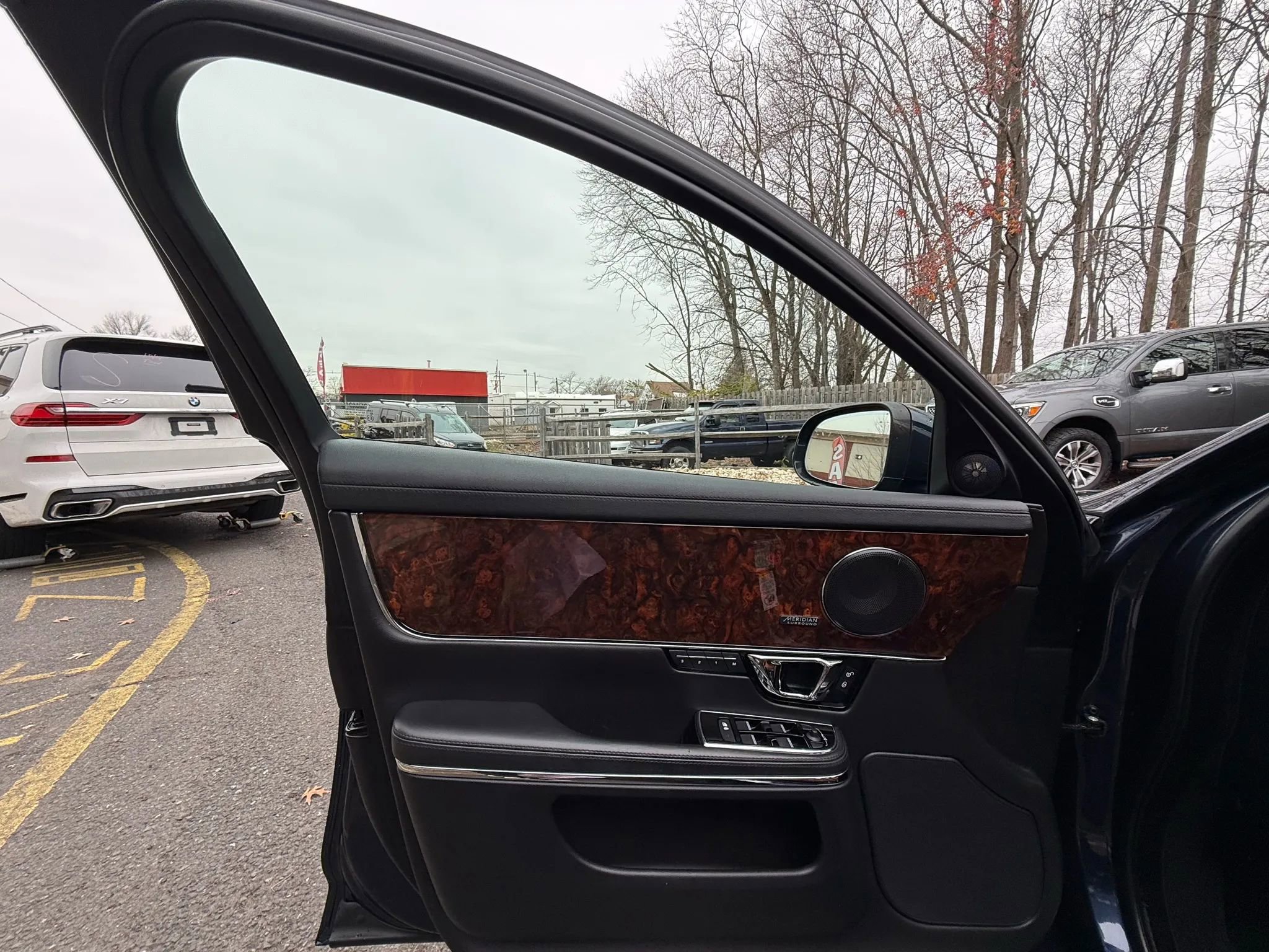 Used 2016 Jaguar XJ R-Sport image 9