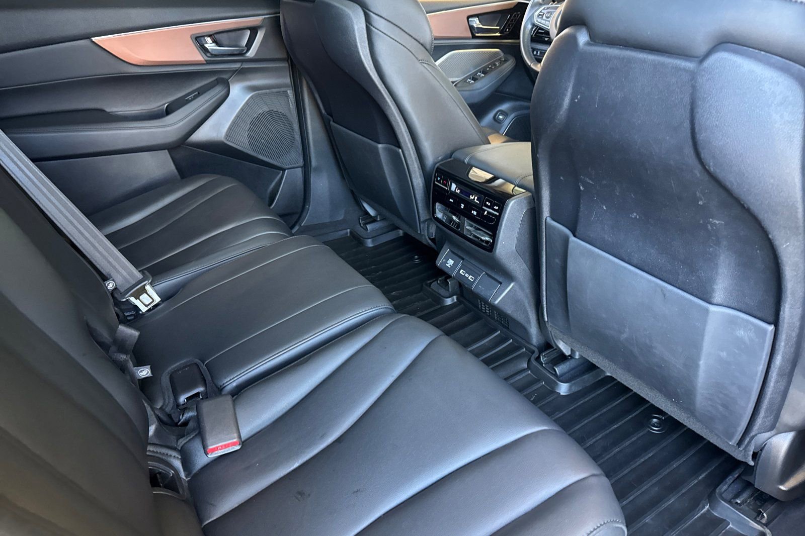 Used 2022 Acura MDX FWD image 16