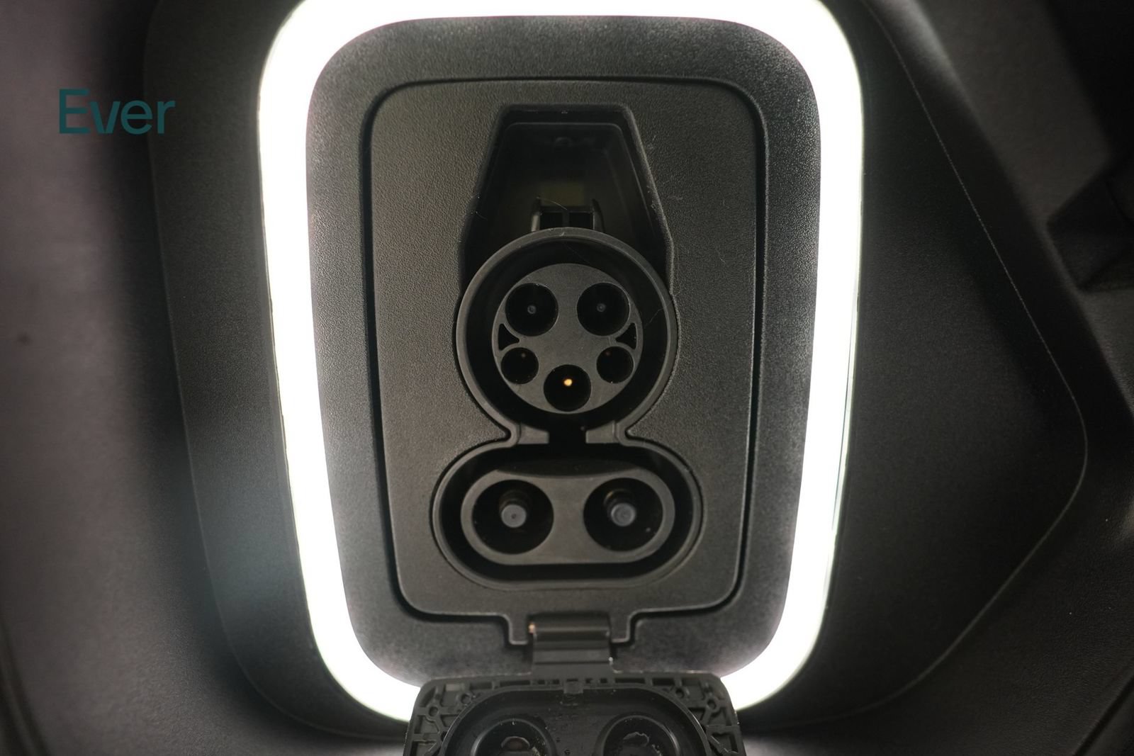 Used 2022 Rivian R1T Adventure AWD/4WD image 10