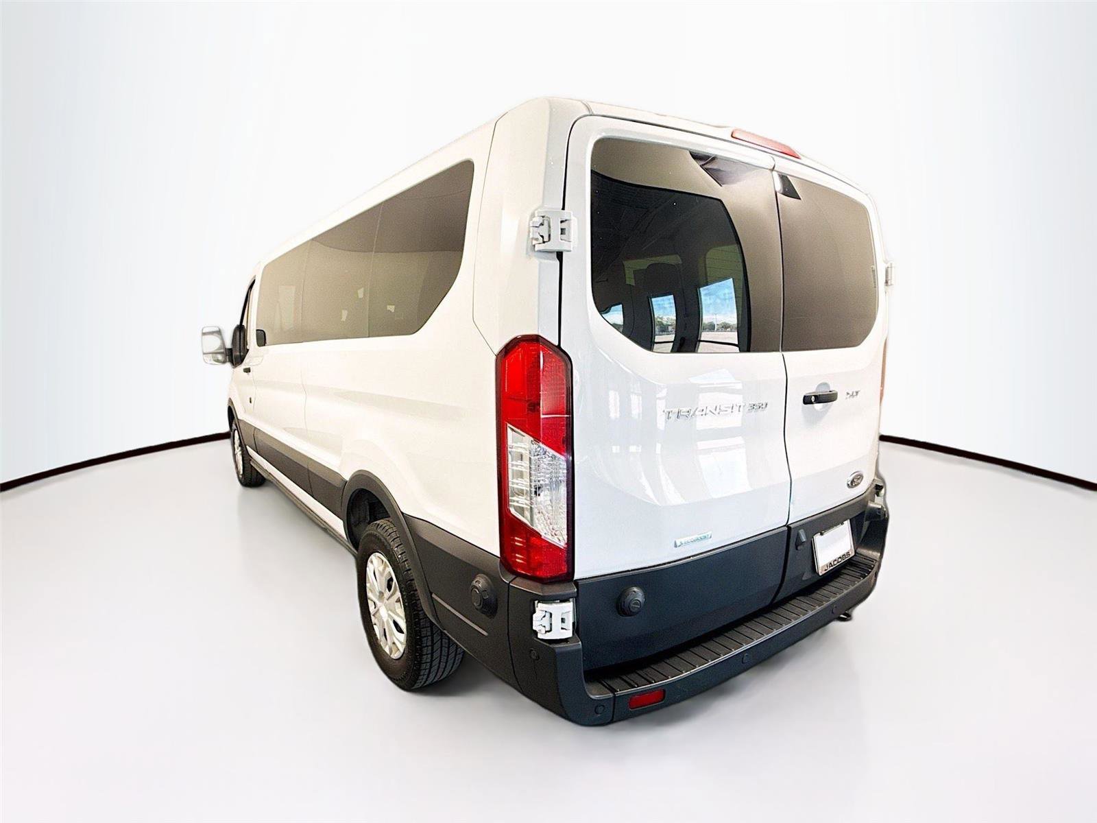 Used 2024 Ford Transit 350 XLT image 27