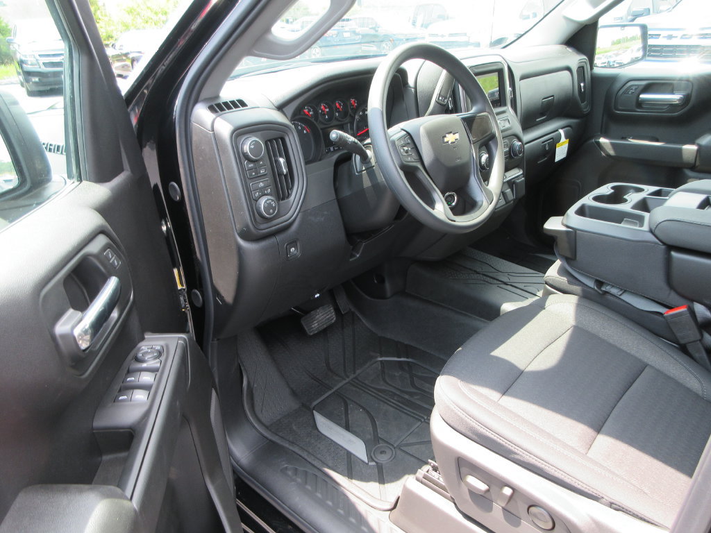 New 2026 Chevrolet Silverado 1500 Custom w/ Turbomax Blackout Package AWD/4WD image 13
