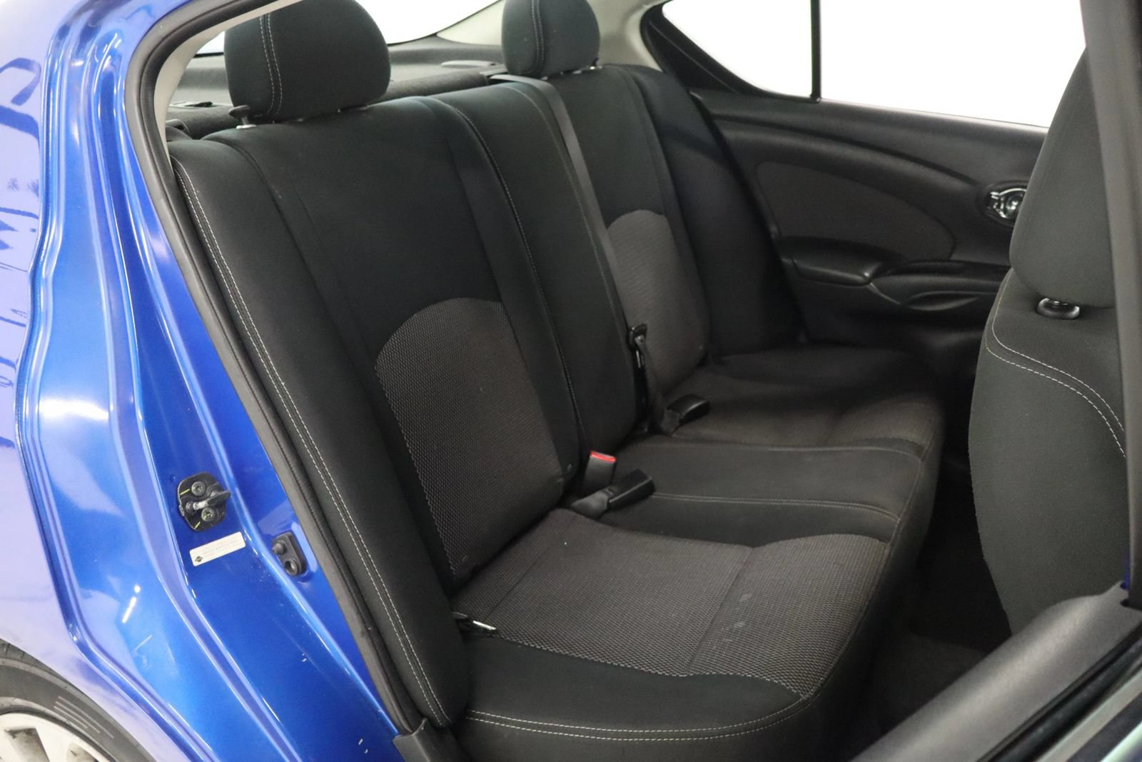 Used 2015 Nissan Versa SV FWD image 20