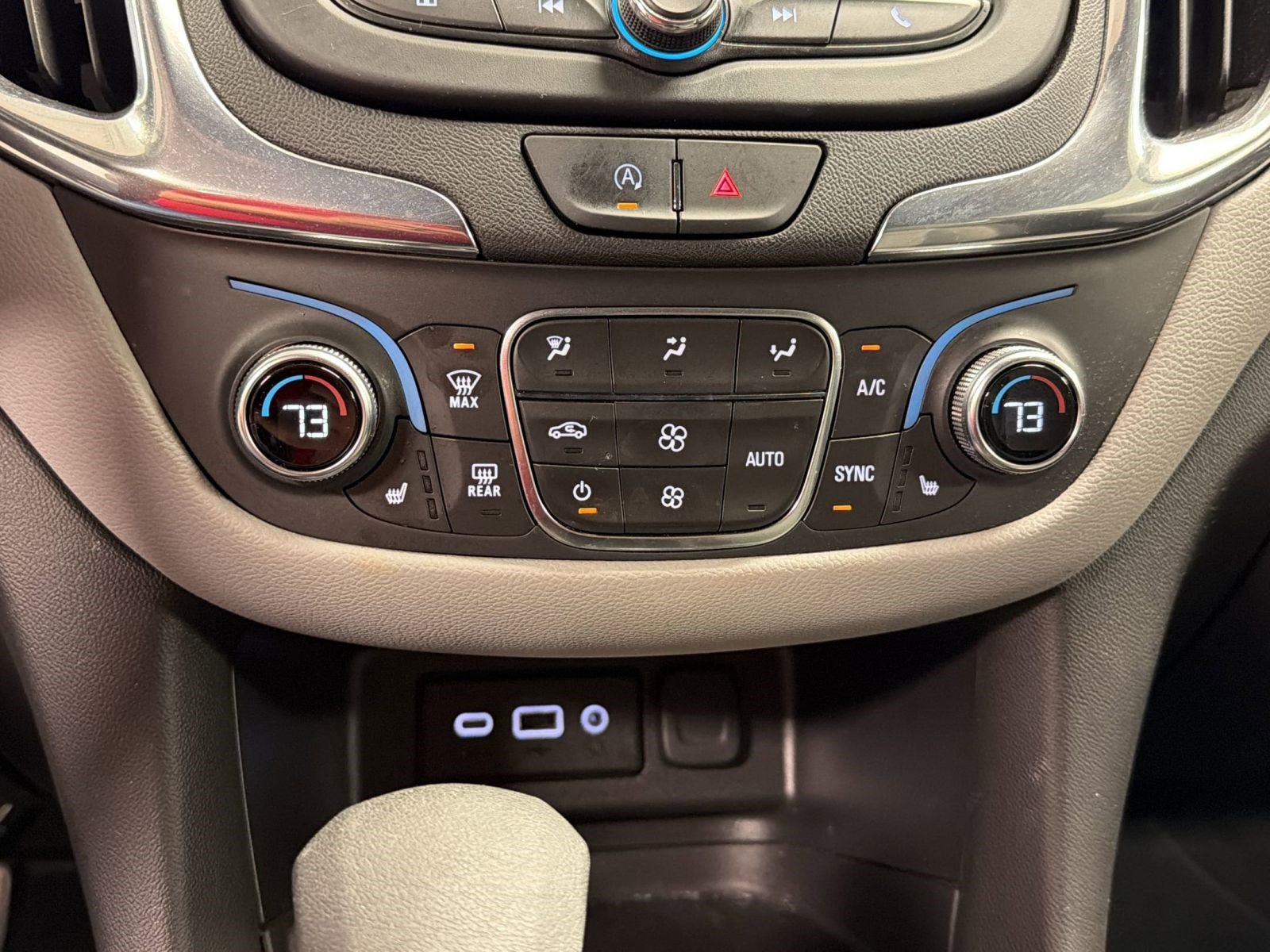 Used 2023 Chevrolet Equinox LT FWD image 18
