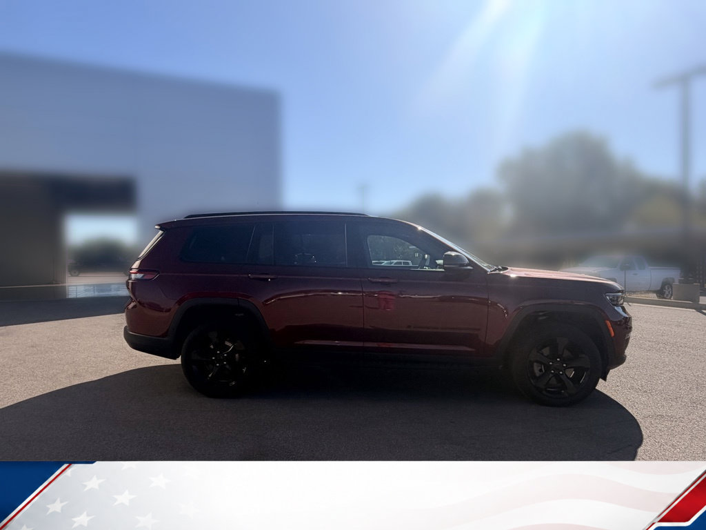 Used 2025 Jeep Grand Cherokee L Limited AWD/4WD image 4