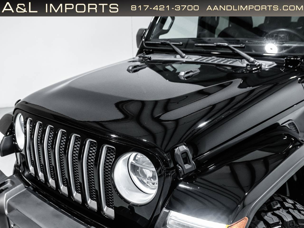Used 2023 Jeep Wrangler Unlimited Sahara w/ LED Lighting Group AWD/4WD image 17