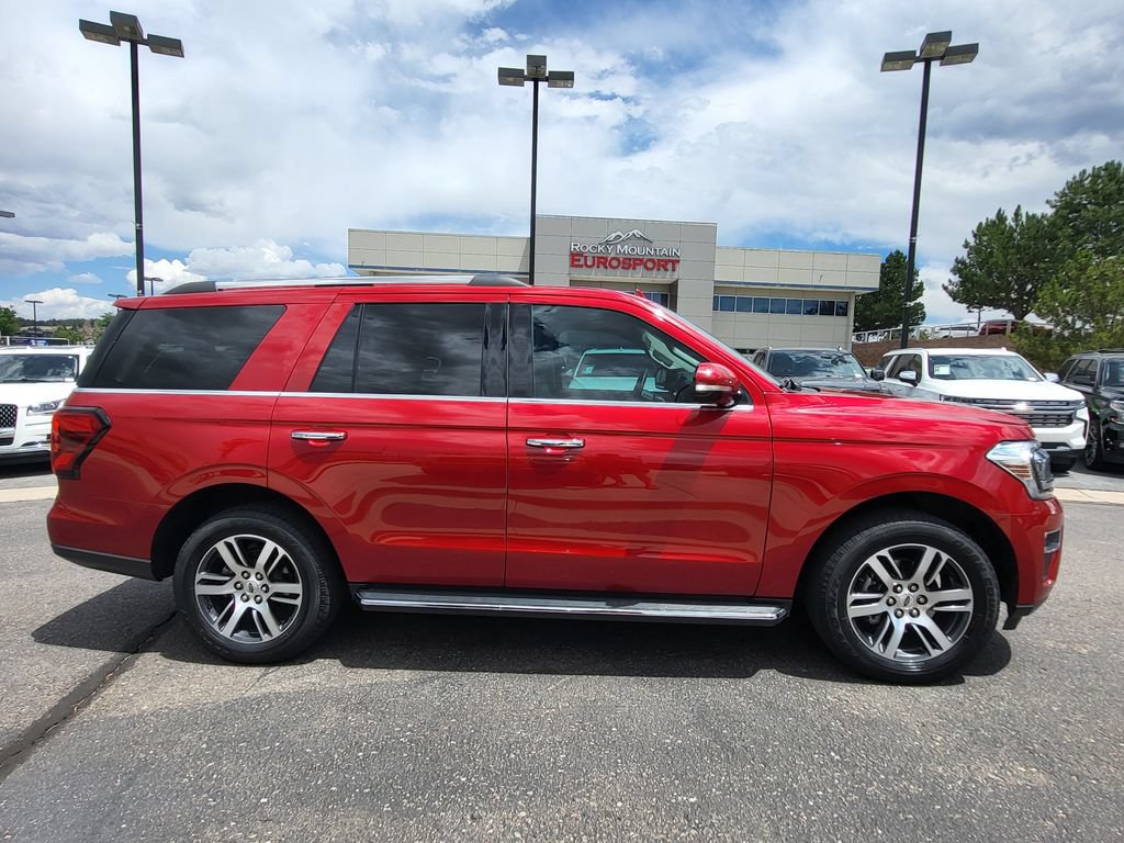 Used 2022 Ford Expedition Limited AWD/4WD image 3