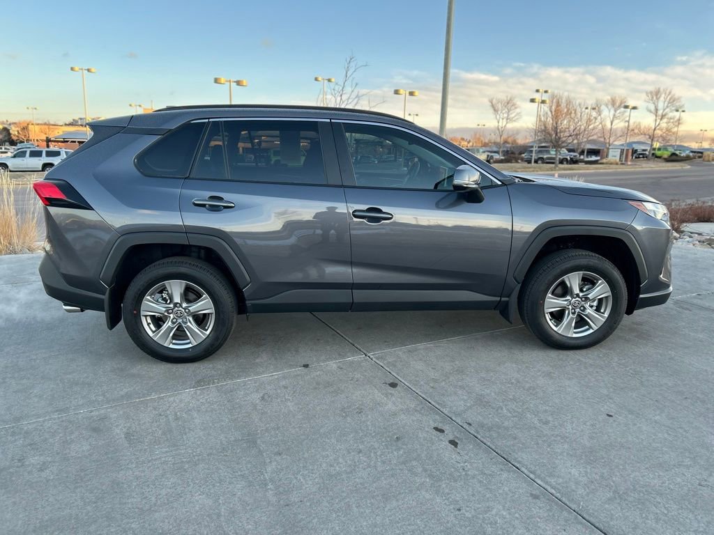 Used 2025 Toyota RAV4 XLE image 9