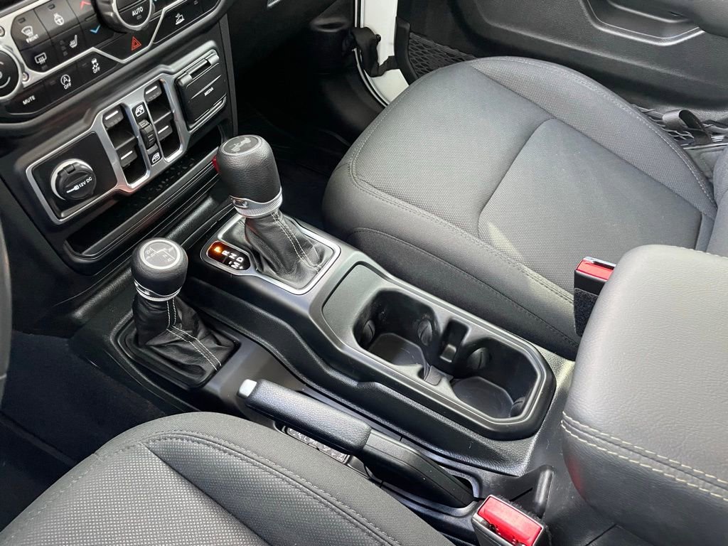 Used 2023 Jeep Wrangler Sahara w/ Cold Weather Group image 20