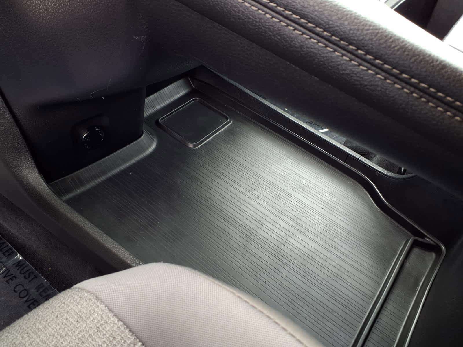Certified 2025 Toyota Sienna LE FWD image 17