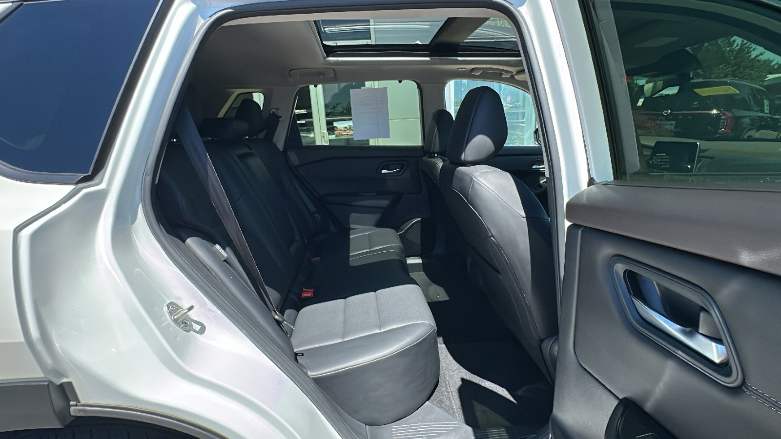 Certified 2023 Nissan Rogue SV w/ SV Premium B Package AWD/4WD image 24