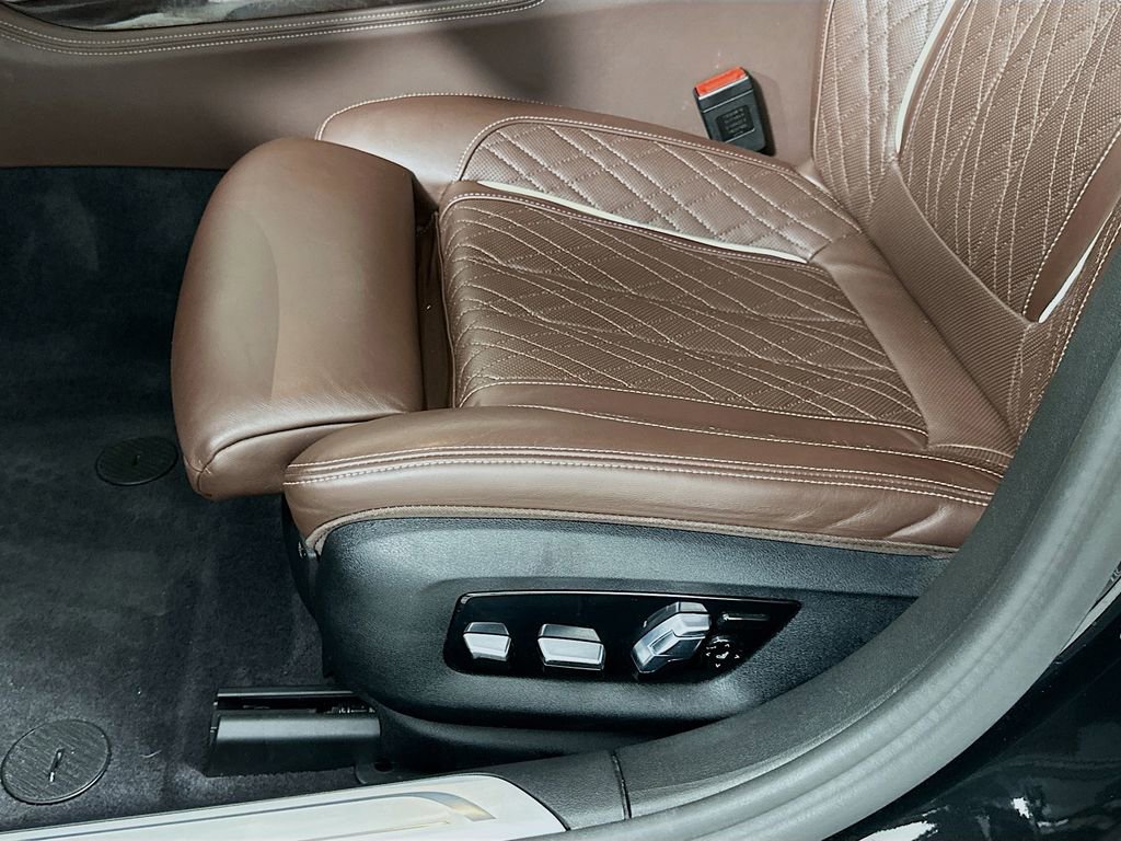 Used 2022 BMW M760i xDrive w/ Luxury Rear Seating Package AWD/4WD image 20