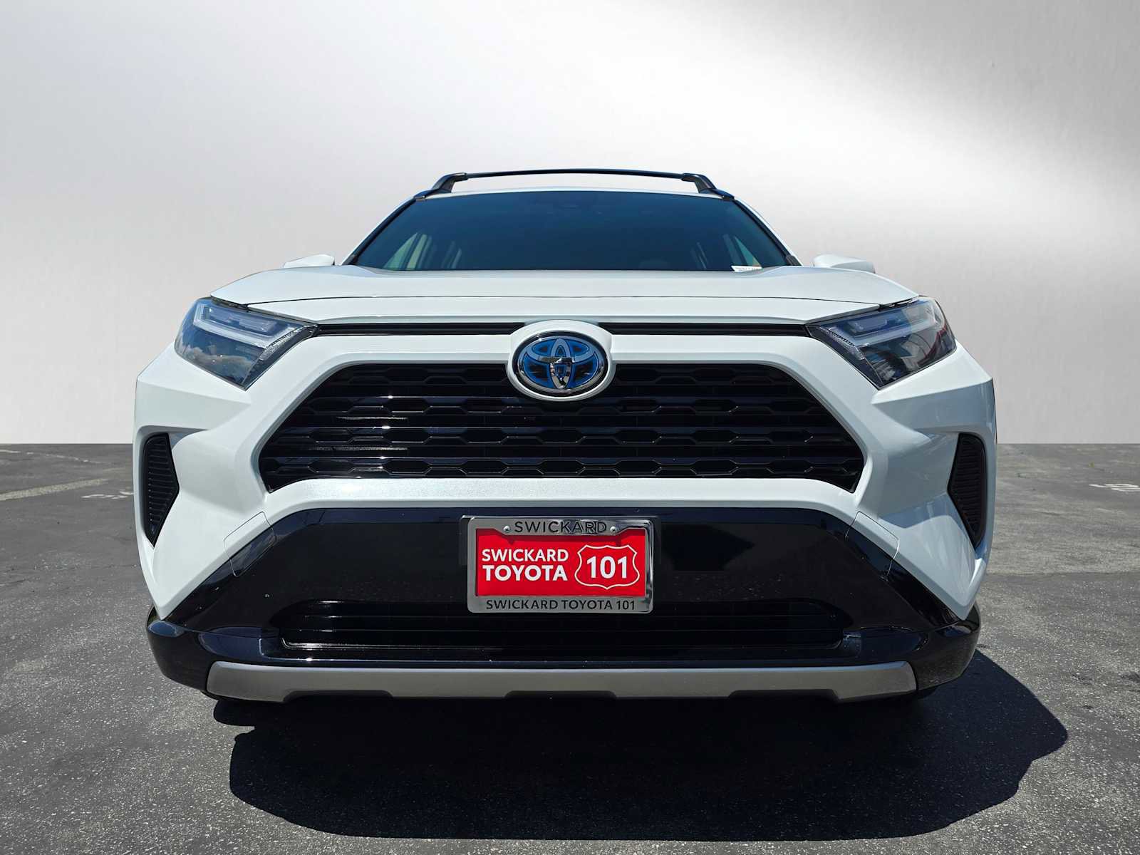 Used 2023 Toyota RAV4 SE w/ Convenience Package AWD/4WD image 8