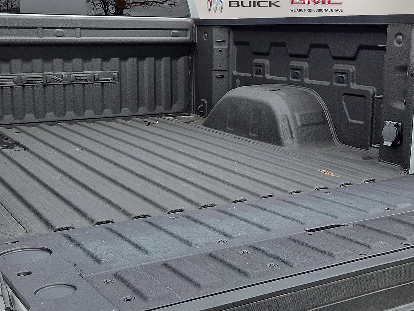 Used 2024 GMC Sierra 1500 Denali w/ Denali Reserve Package image 9