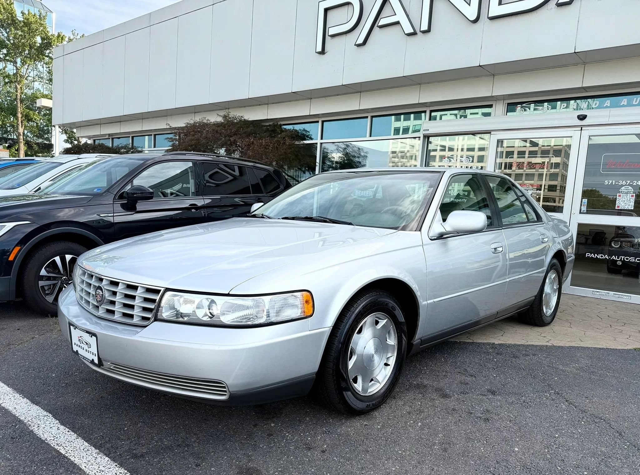 Used 1999 Cadillac Seville SLS w/ Convenience Pkg FWD image 3