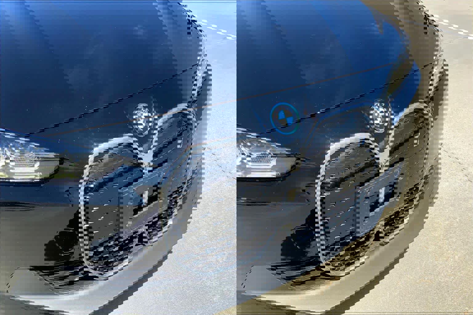 Used 2023 BMW i4 eDrive40 w/ Premium Package image 29