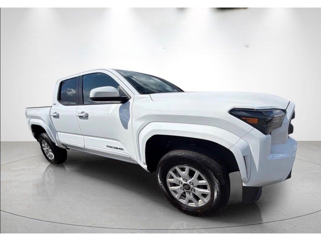 Used 2024 Toyota Tacoma SR5 AWD/4WD image 3