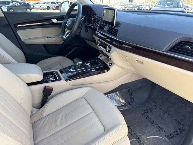 Used 2018 Audi Q5 2.0T w/ Premium Plus Package image 27