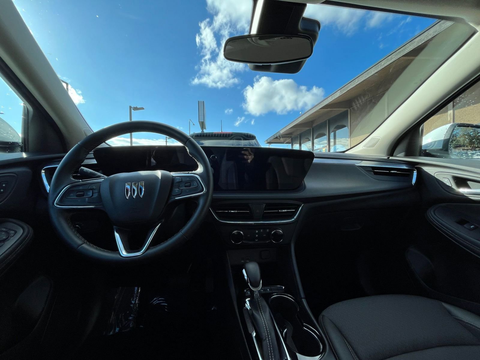 Used 2025 Buick Encore GX Preferred AWD/4WD image 34